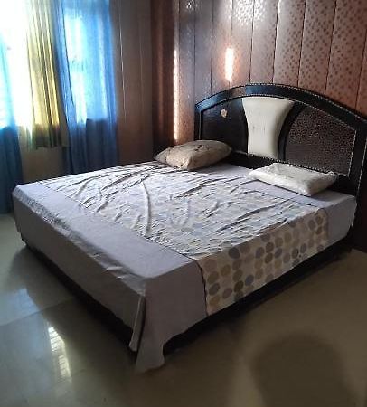 Apartamento Radha Madhav Vrindāvan Exterior foto