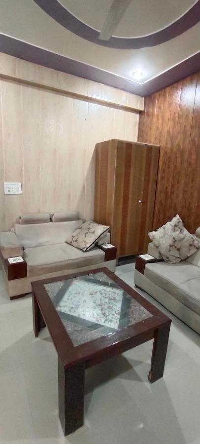 Apartamento Radha Madhav Vrindāvan Exterior foto